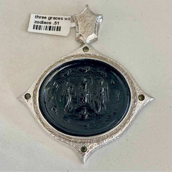 Unisex One of a kind Venetian Glass Intaglio Pendant - Picture 2 of 11